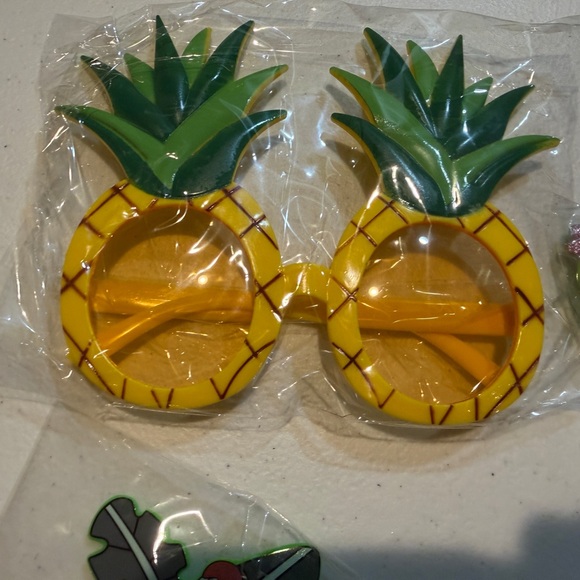 19 Colorful Novelty Sunglasses Collection 24 Hawaiian leis NEW - Picture 6 of 15